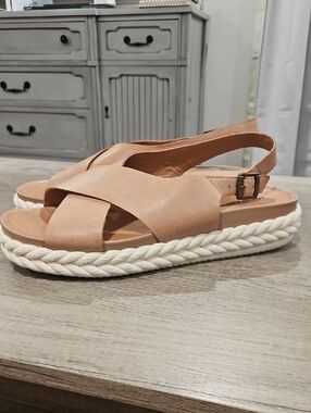Lucky Brand Lanithy leather Platform Sandals soze 9.5